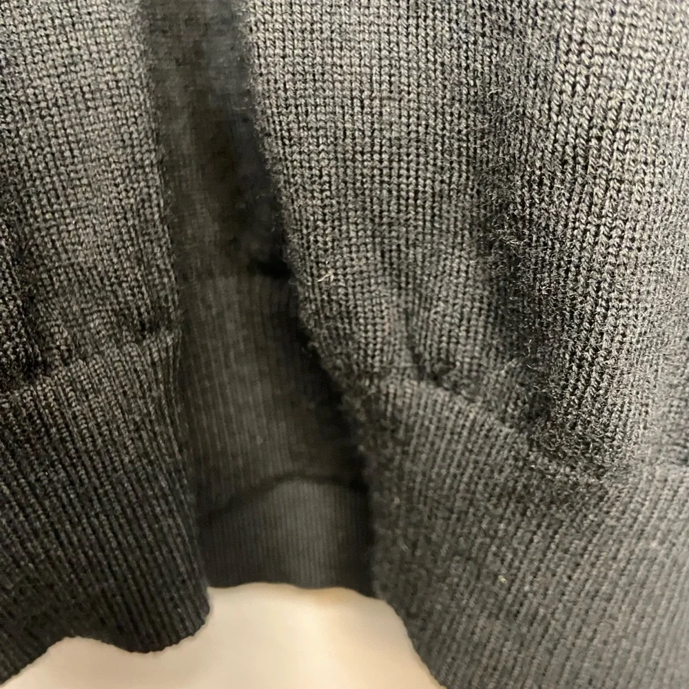 Boss Hugo Boss crew neck slim fit sweater. XL. Black.